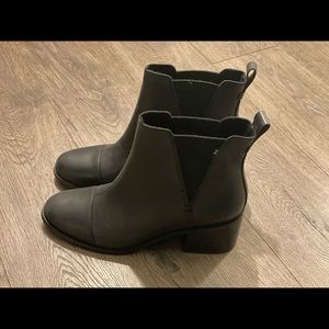 NWT Black Leather TOMS Women’s Esme Boot
